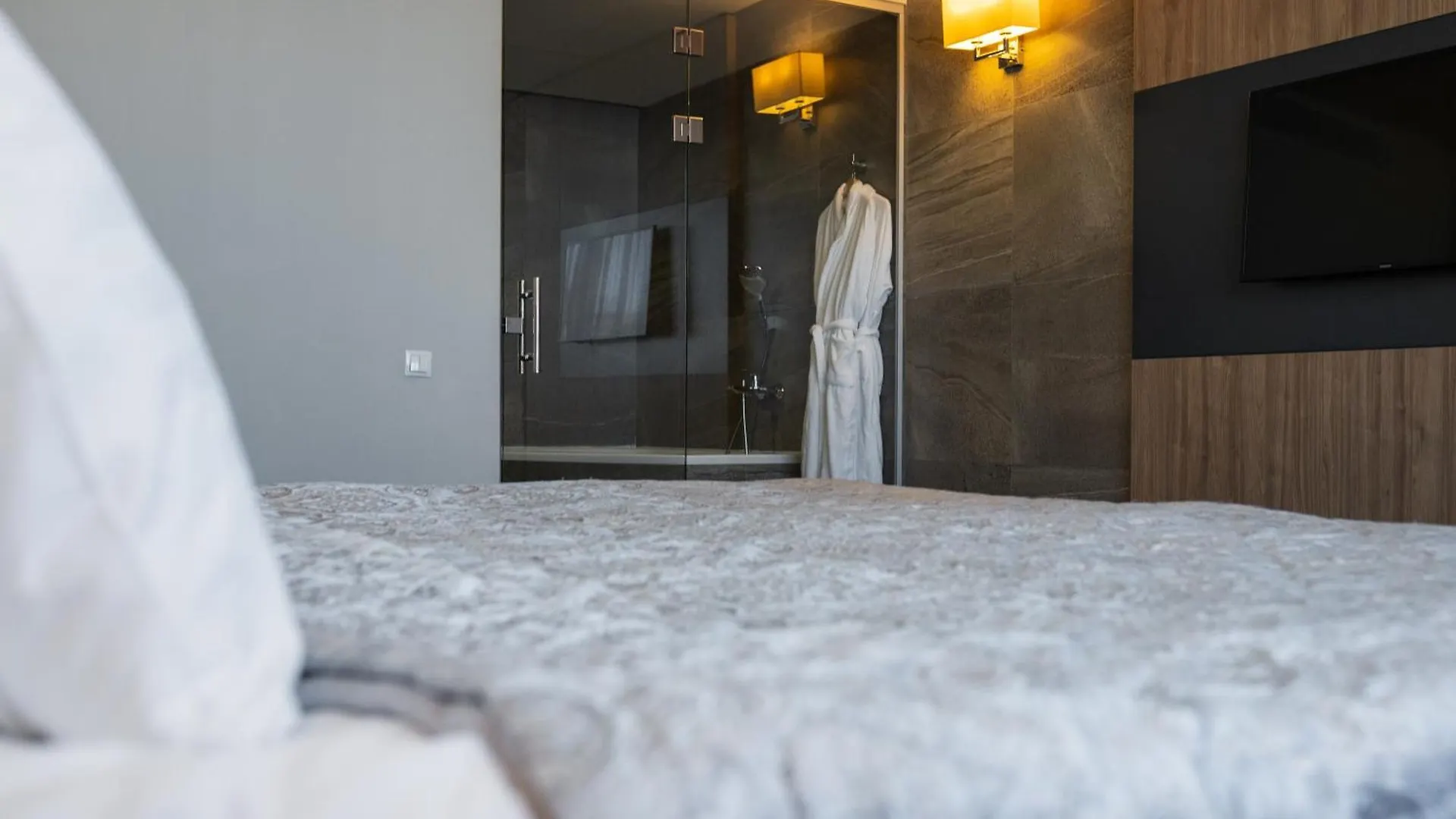 Favor Park Hotel Kyiv 4*,  Ukraine